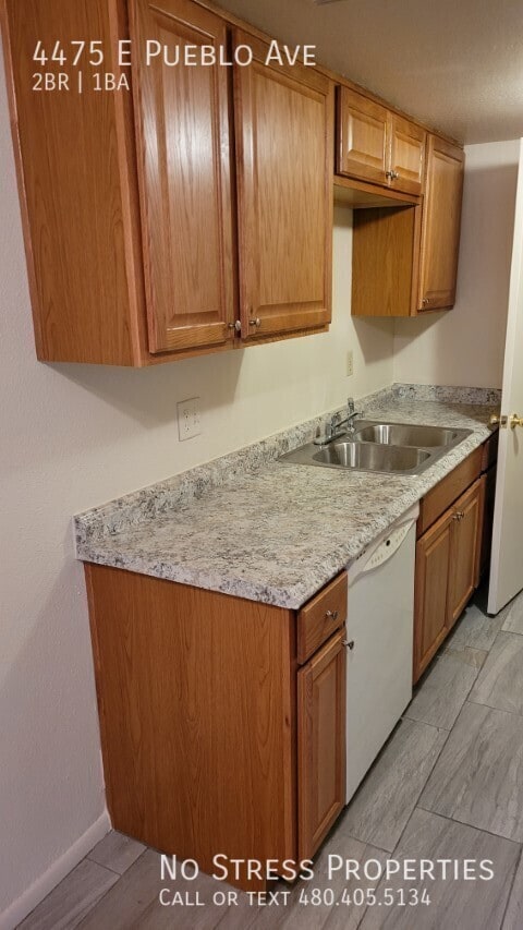 Building Photo - 4475 E Pueblo Ave