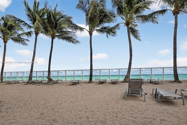 Primary Photo - 3001 S Ocean Dr