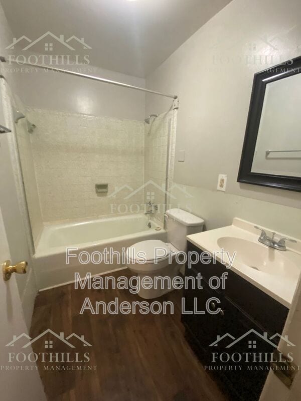 Building Photo - 202 Kennemore St