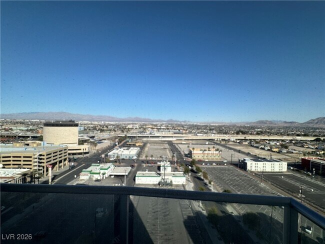 Building Photo - 150 S Las Vegas Blvd