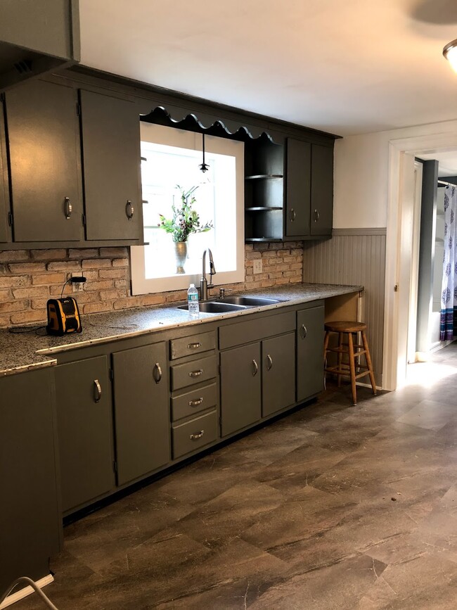 Recently renovated kitchen - 208 Courtdale Ave