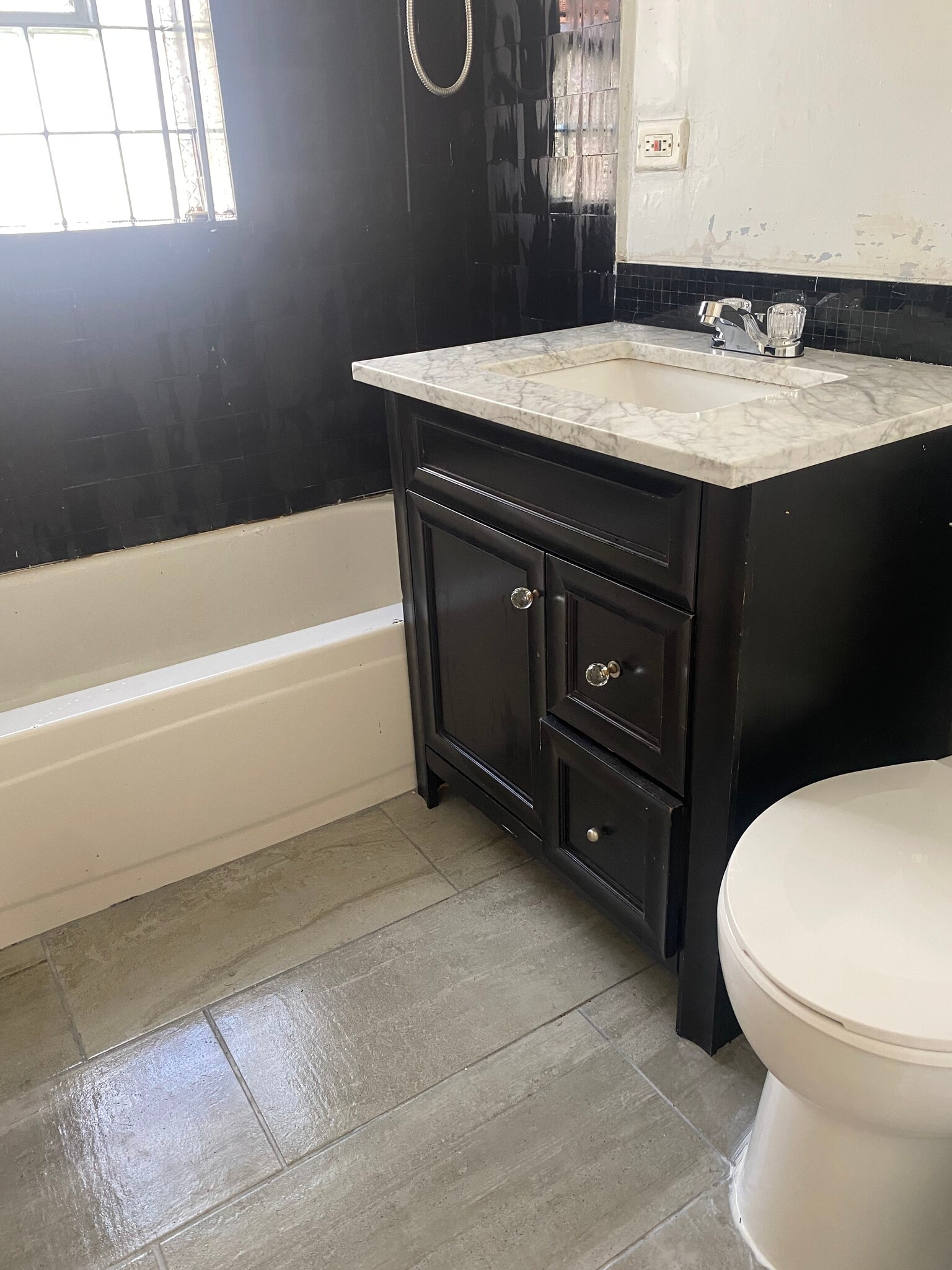 Bathroom - 4928 N Kedzie Ave