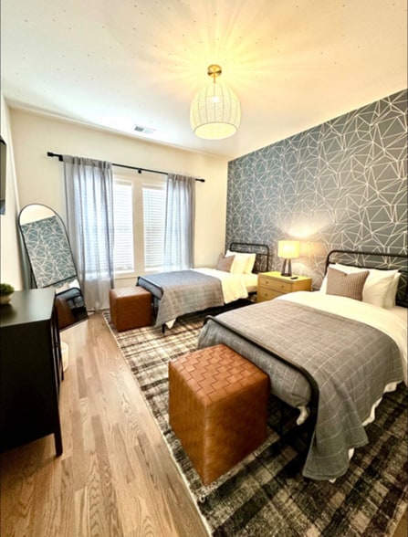 Building Photo - 240 Laurel Ave SW