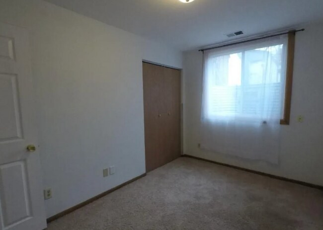 Building Photo - 3526 N Newton Ave