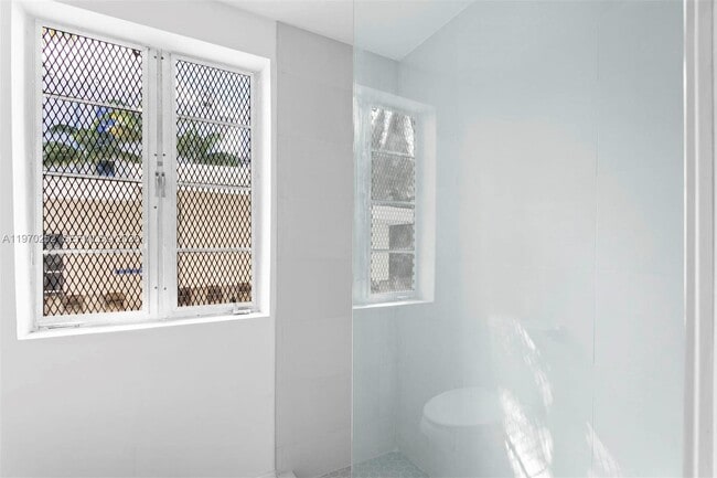 Building Photo - 1044 Michigan Ave