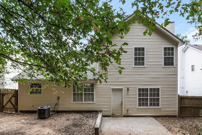 Building Photo - 2915 Russ Ln