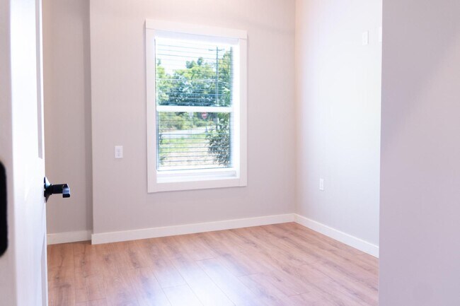 Building Photo - 406 Hideaway Ridge Cir