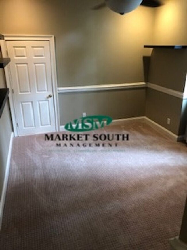 Building Photo - SOUTHBRIDGE BEAUTY- AVAILABLE NOW!