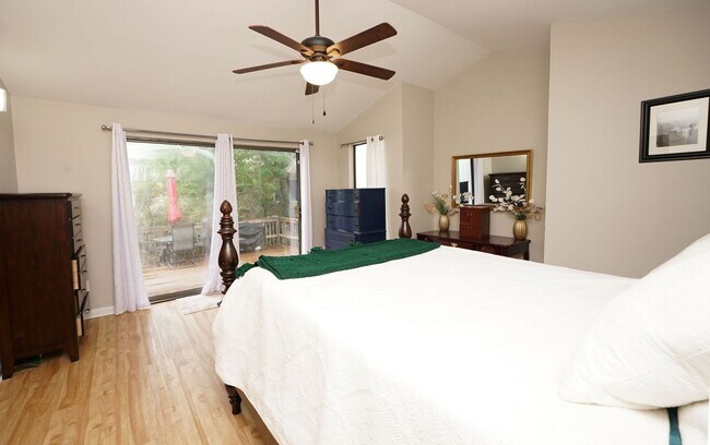 Building Photo - Updated 4 bedroom home in Bluewater Bay!