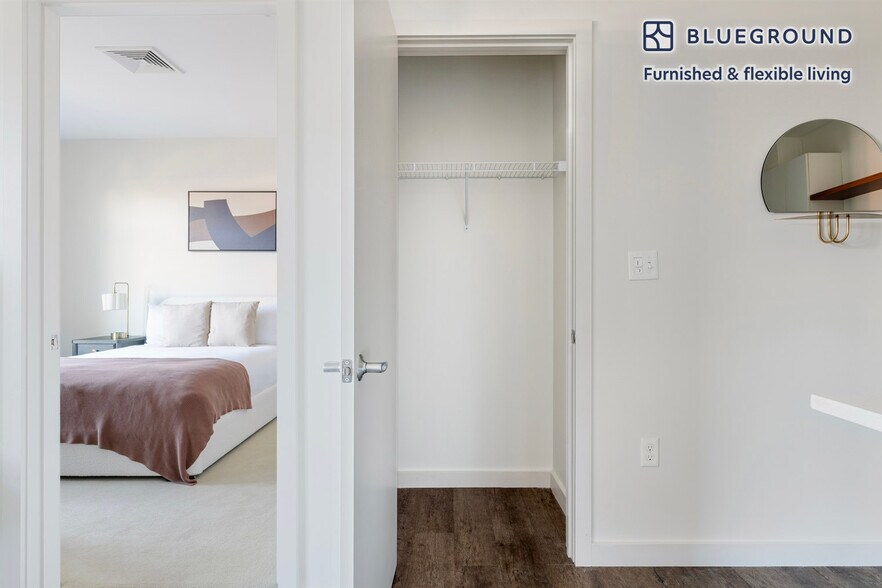 Building Photo - 240 Sidney St