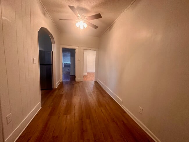 Building Photo - 670 Goodman St