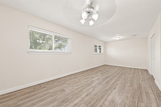 Building Photo - 4123 Cedar Gardens Dr