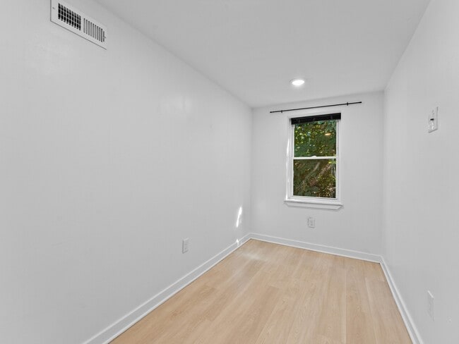 Building Photo - 2531 N Lee St