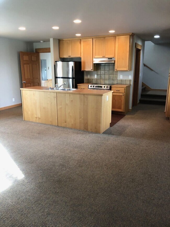 Building Photo - Winslow Tree House