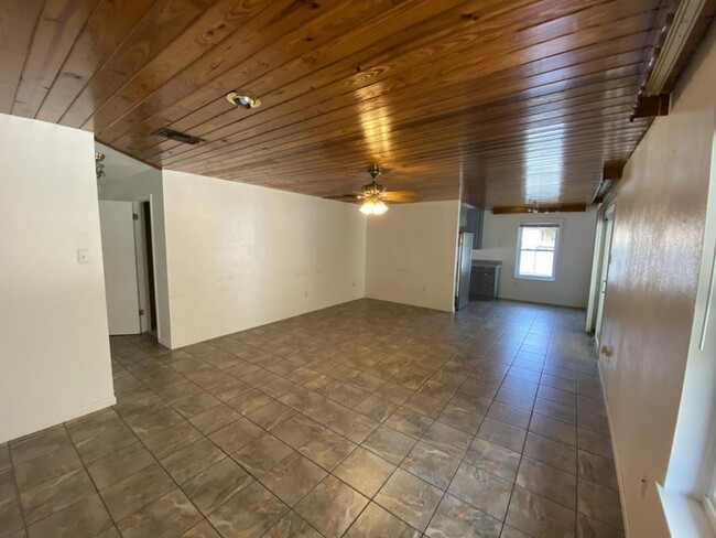 Building Photo - 1122 Rhonda Lee St