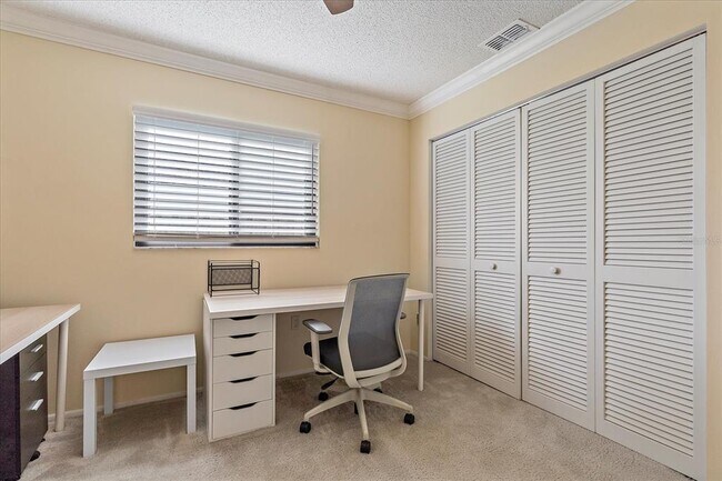 Building Photo - 4814 Country Oaks Blvd