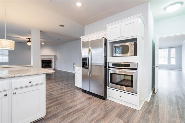 Building Photo - 10608 Sun Tree Cove