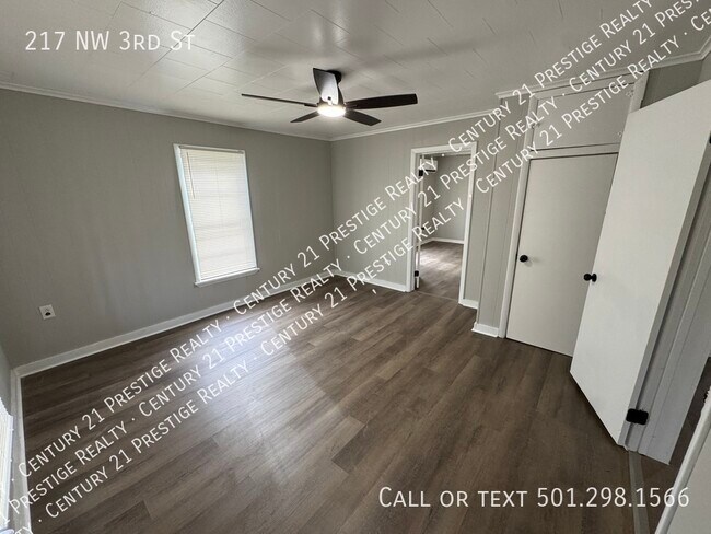 Building Photo - 217 NW 3rd St