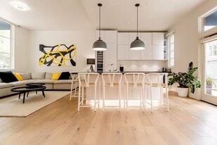 Building Photo - 800 The Mark Ln