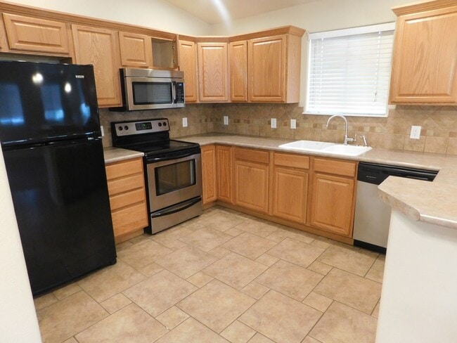 Building Photo - 3 Bed/2 Bath in Pearpark