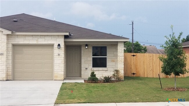 Building Photo - 200 Lowes Blvd