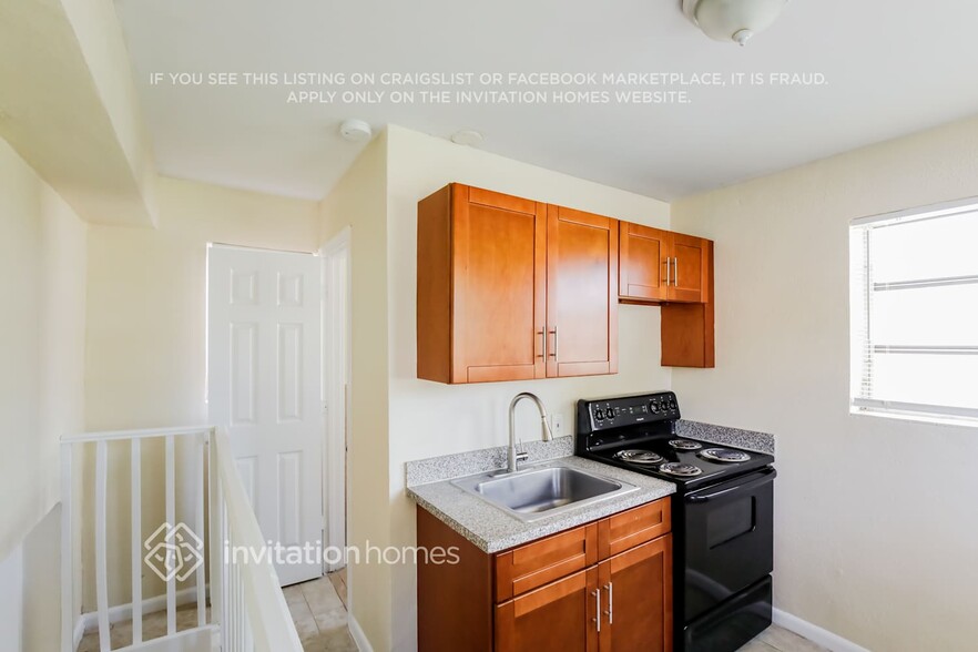 Building Photo - 1325 NE 200th Terrace