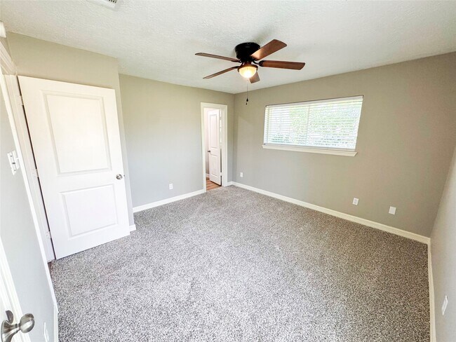 Building Photo - 12741 Lake Conroe Hills Dr