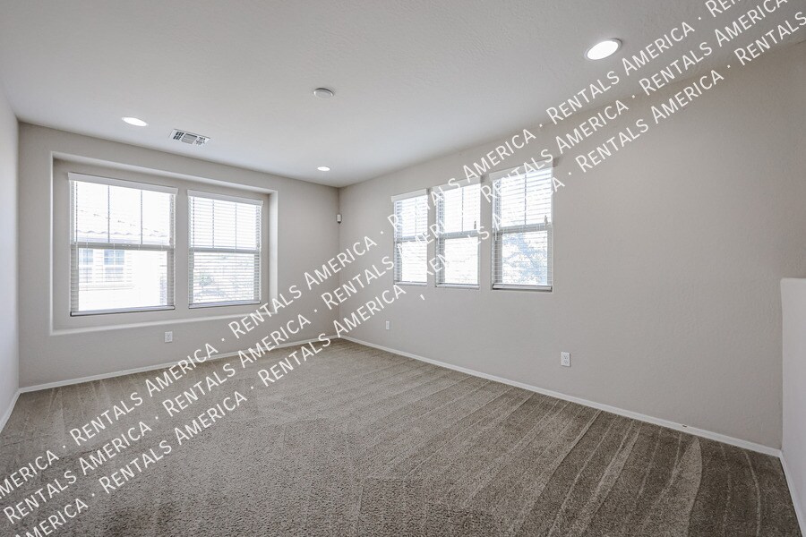 Building Photo - 270 N Scott Dr