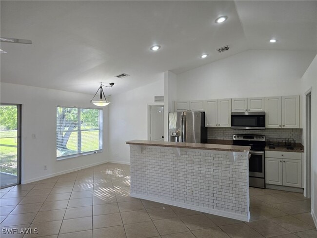 Building Photo - 4325 Garden Blvd