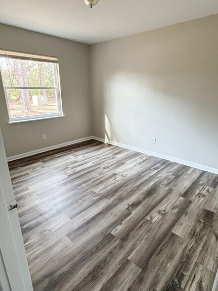 Building Photo - 1804 Kings Chapel Rd