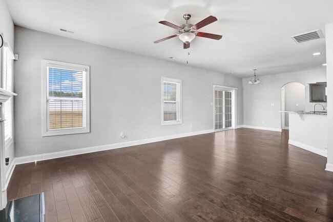 Building Photo - SPACIOUS 3000+ Sq Ft 2-Story Home in Sprin...