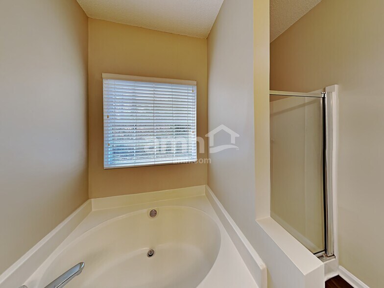 Building Photo - 4604 Young Deer Dr