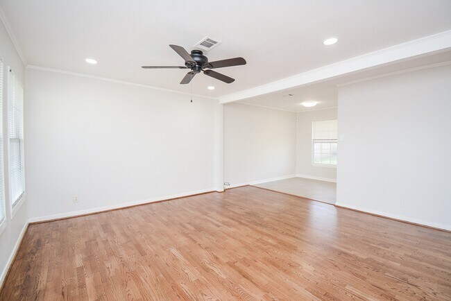Building Photo - 5006 Libbey Dr