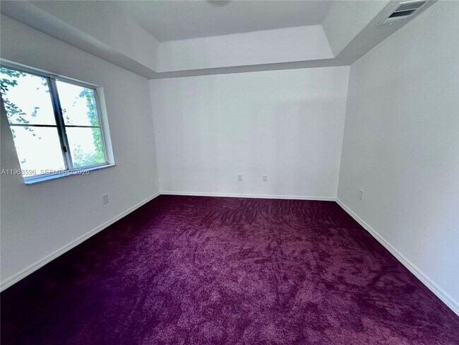 Building Photo - 1631 SE 30th St