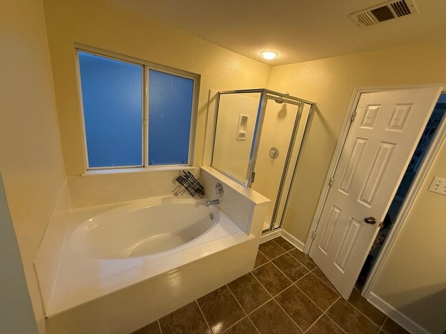 Building Photo - 215 Mallow Grove