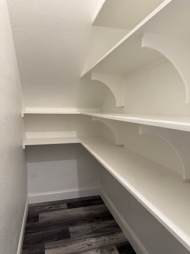 Building Photo - Beautiful modern Townhome in Peaster ISD NO Water Bill -  Fenced Yard - GATED: Spring Move in Spe...