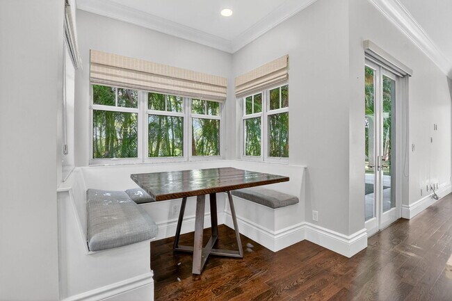 Building Photo - 200 NW 10th St