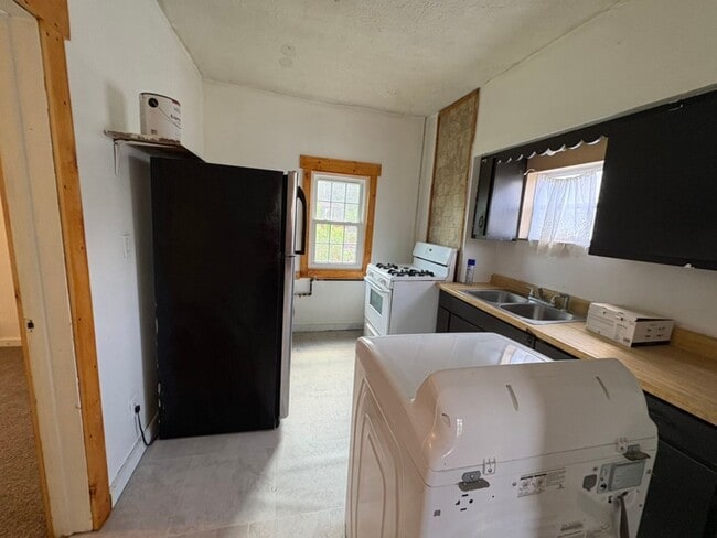 Building Photo - 810 Virginia Ave