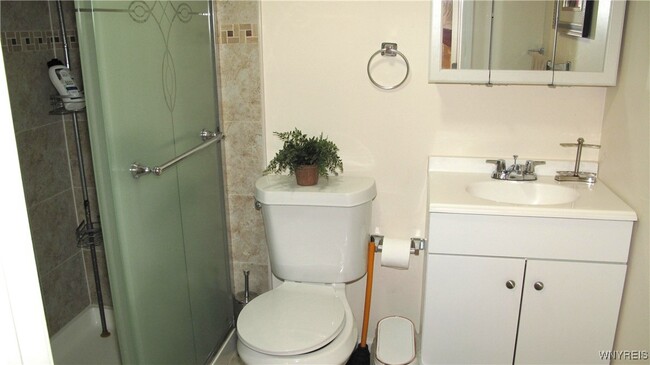 Building Photo - 4723 Tuscarora Rd