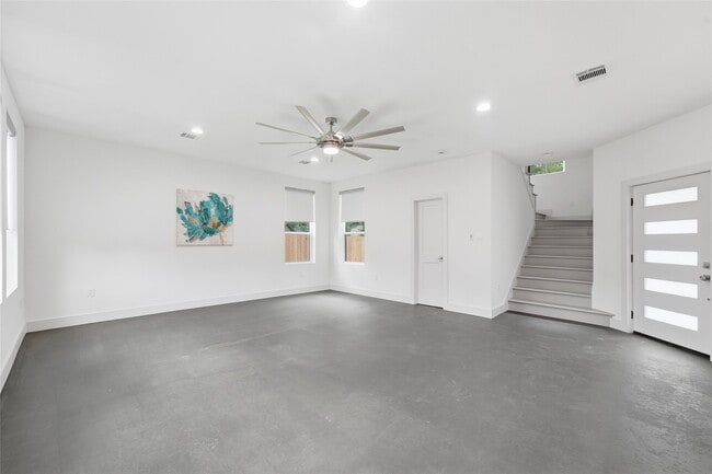 Building Photo - 12204 Hairston Cir