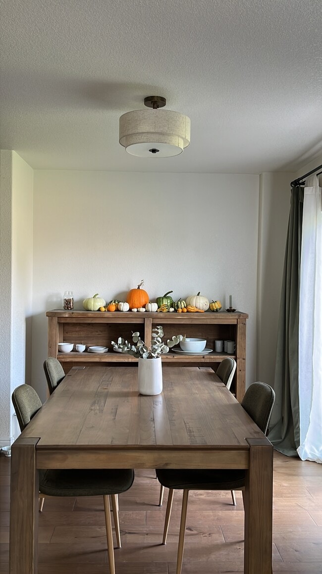 Building Photo - 4565 Lucerne Ave