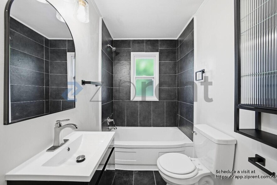 Building Photo - 684 Central Ave