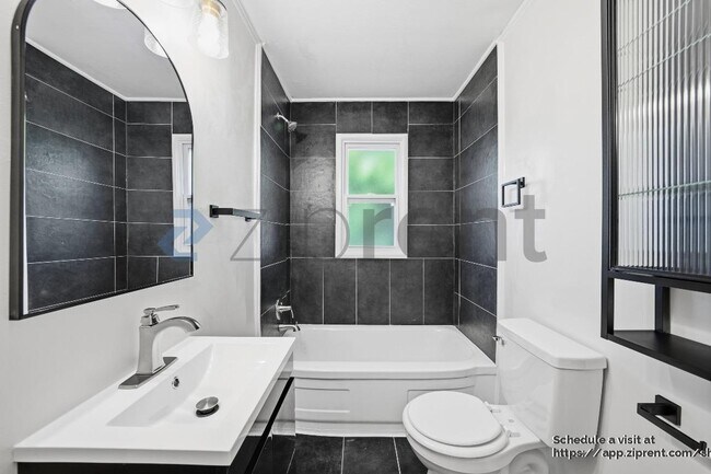 Building Photo - 684 Central Ave