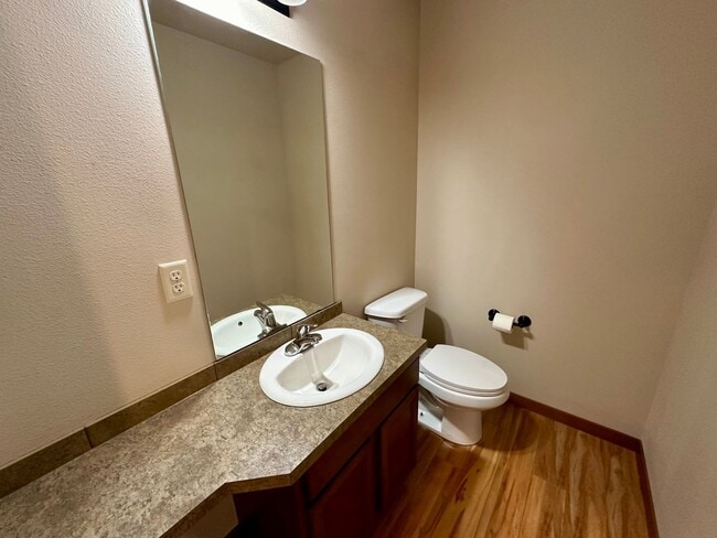 Building Photo - PI5837