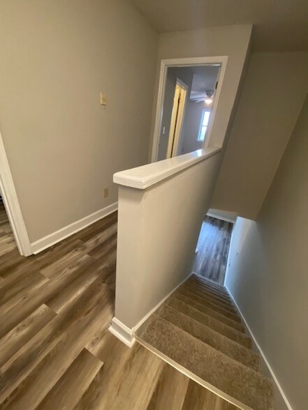 Building Photo - 210 Appleby Dr
