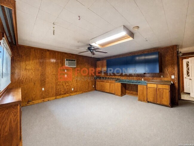 Building Photo - 7845 Village Oak Dr