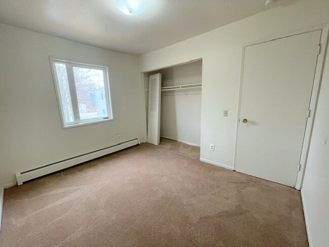 Building Photo - 3909 Malaspina Cir