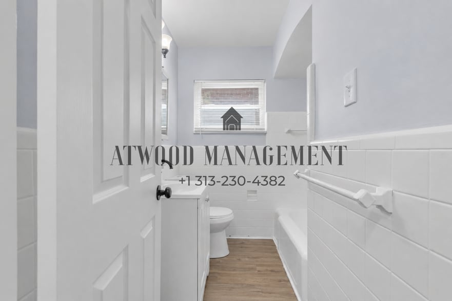 Building Photo - This beautifully updated 3-bedroom, 2-bath single-family home is ready for move-in!