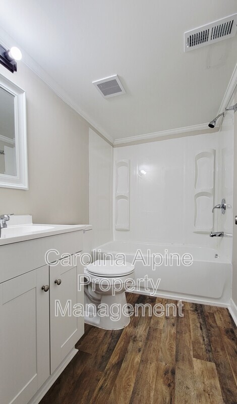 Building Photo - 505 Martin St