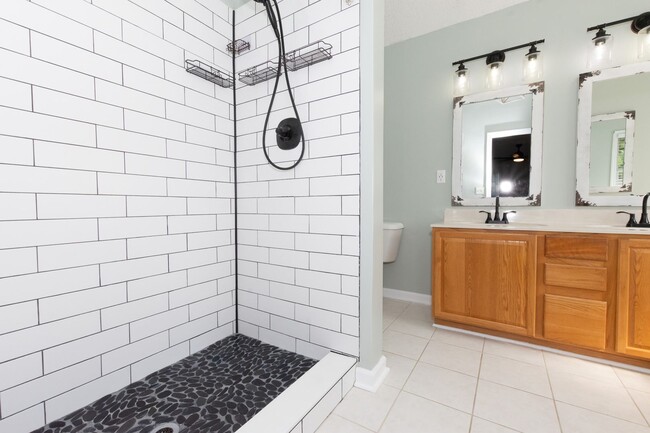 Building Photo - PRICE IMPROVEMENT!!!! MOVE-IN READY